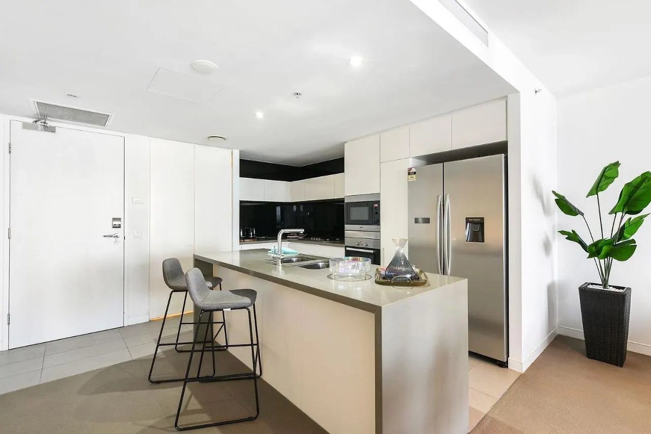 Oracle Broadbeach Wonderful Modern 2 Bed 1 Bath Apartment - Coasthm Gold Coast Australie